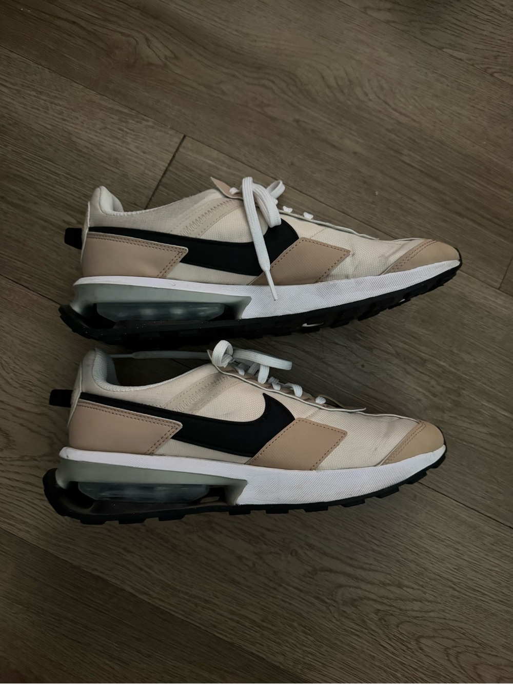 Nike Beige, Black & White Air-Cushioned Runner Sneakers